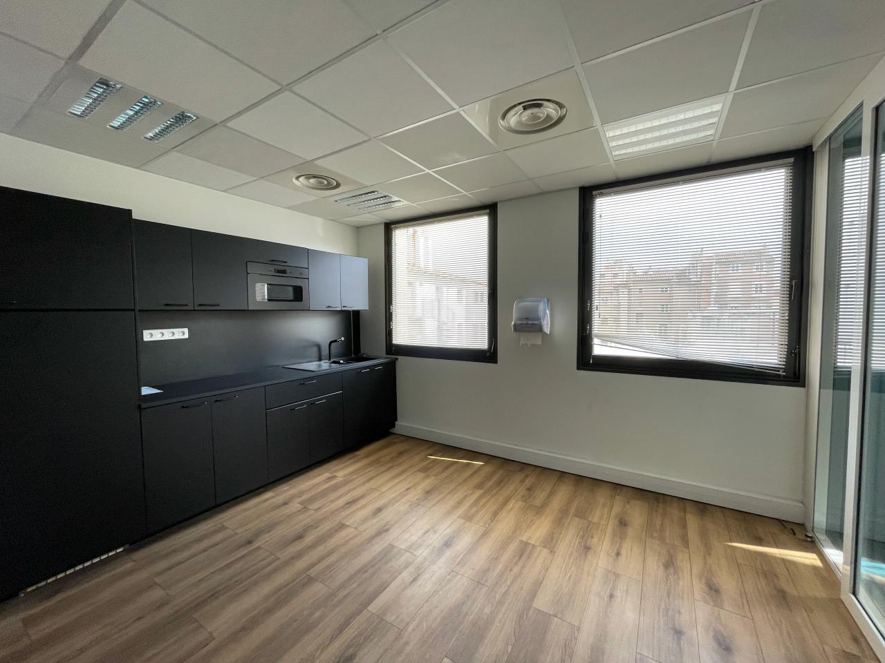 Bureau Marseille 794m² Location bureau Marseille Bouches-du-Rhône OLBUR2316991 3